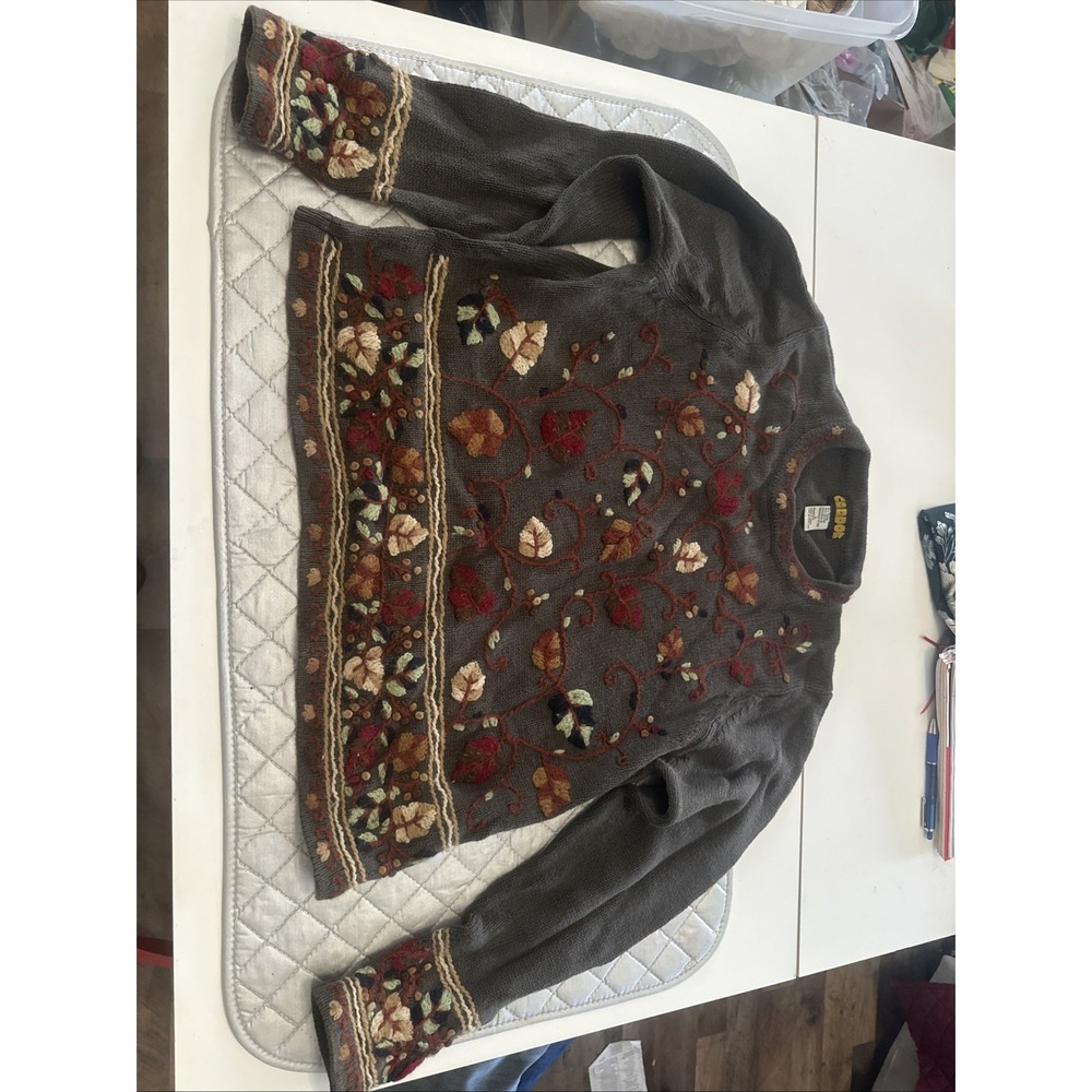 Woman's Large Caddor Autumn Fall Embroidered Sweater